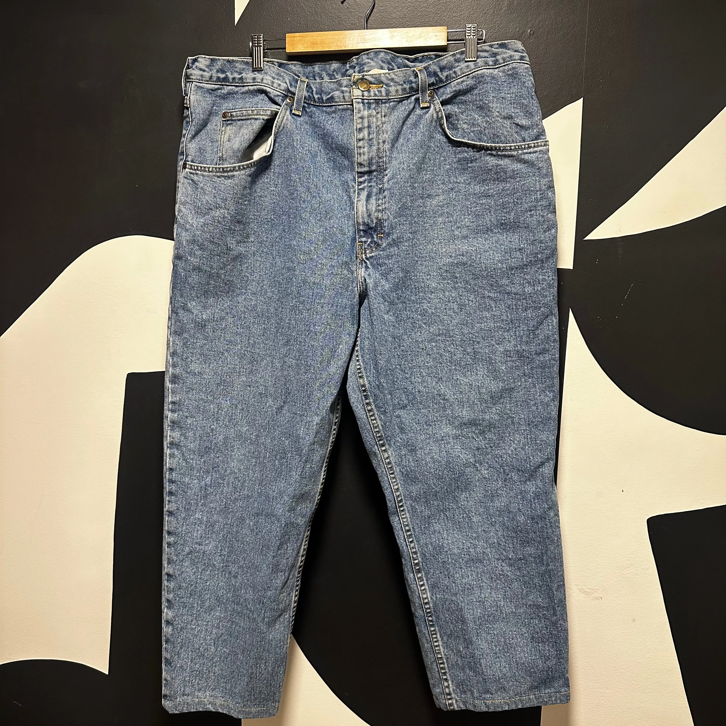 Straight Leg Jeans | 42 x 32